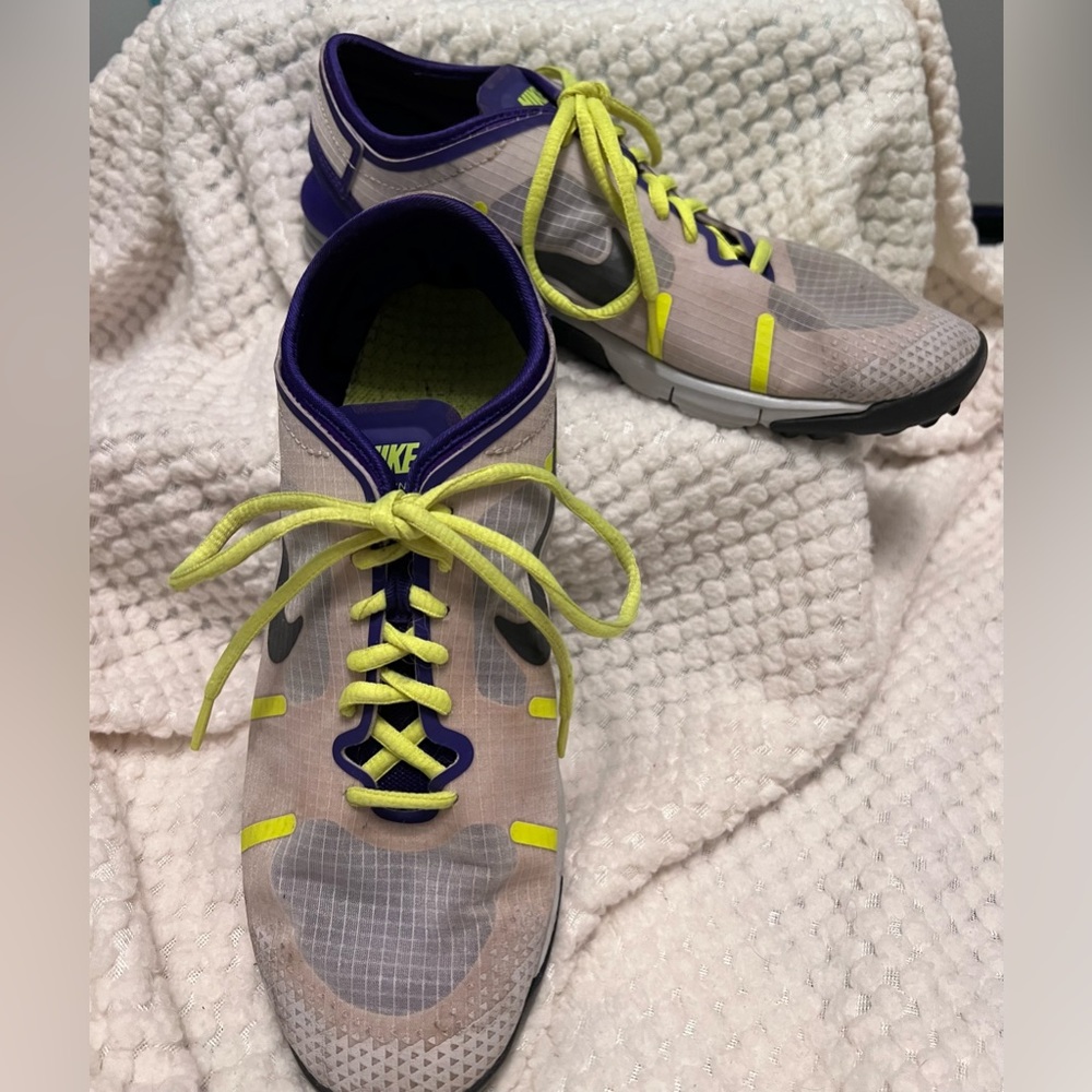 Women’s Nike Lunar Element Outlast Running Shoes Gray w Purple Trim Neon Laces